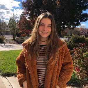 Meet your Posher, Corrie